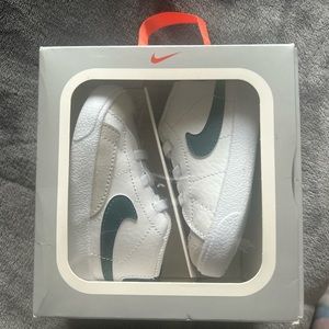 Nike Blazer (mid) infant size 3C.